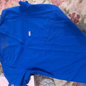 Figs medium scrub top